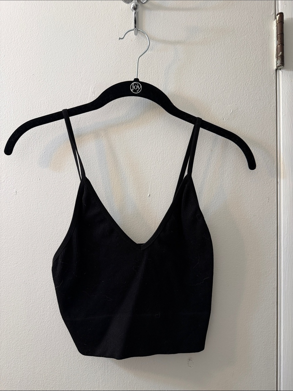 Bozzolo Black Ribbed Cropped V-Neck Tank